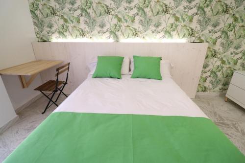 Deluxe Double Room image 10