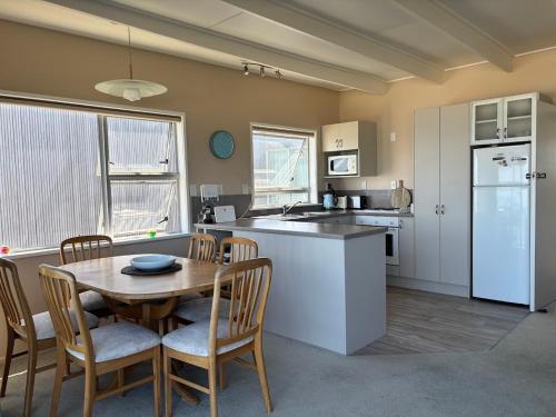 Hosts on the Coast Paradise on Pipi in วางกามาตา