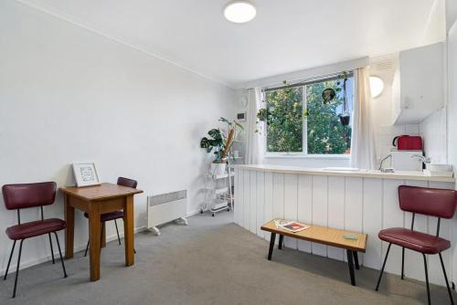 Great Things Come in Small Packages - Fitzroy Apt in Carlton