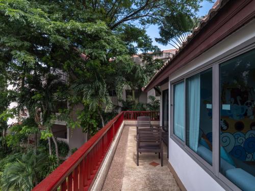 room detail thumbnail 1