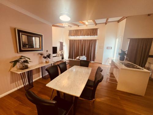 Cosy Homes - 15 Minutes Away From Melbourne Airport in St Albans