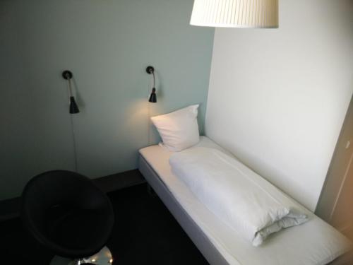 Motel X - image 7