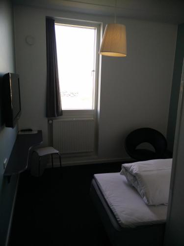 Motel X - image 12