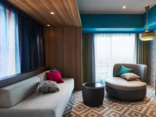 room detail thumbnail 1