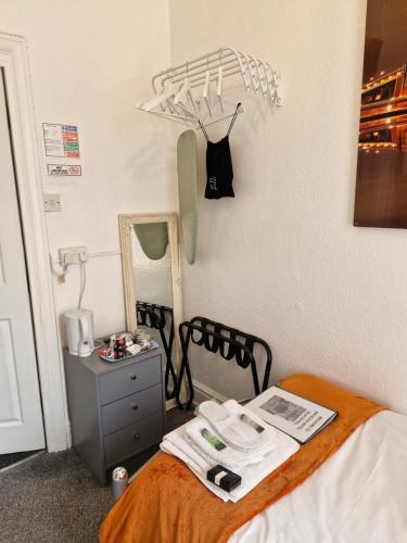 Economy Single Room image 7