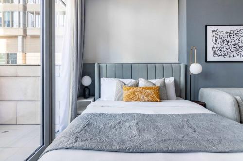 Silkhaus comfy furnished studio in the heart of DIFC - image 8