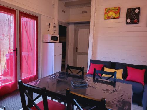Iekārtas, LES CHALETS de MONTORGUEIL in Saurat