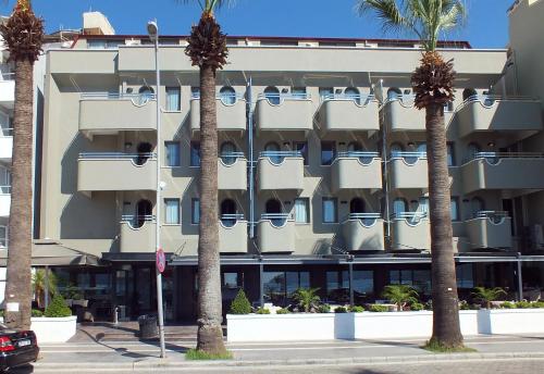 Candan Citybeach Hotel - image 3