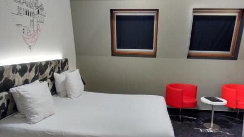 Martin's Dream Hotel - image 6