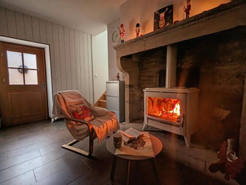 Iekārtas, La maison d'en face a cozy guesthouse in Pont-et-Massene