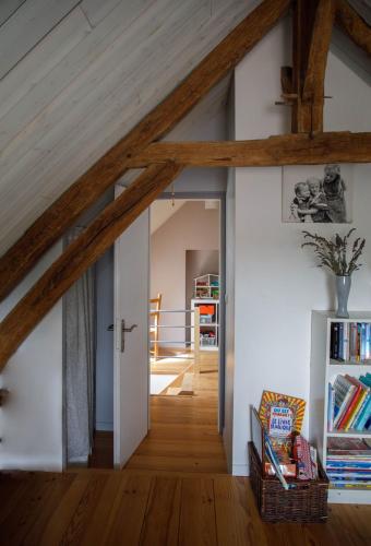 La maison d'en face a cozy guesthouse in Pont-et-Massene