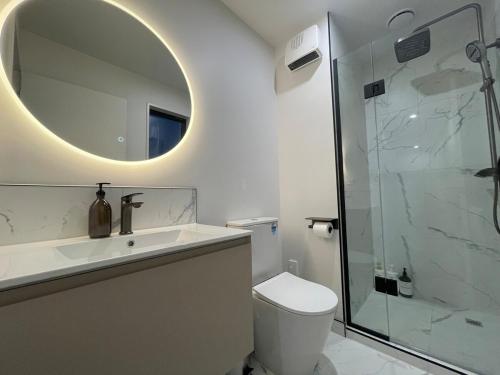 Luxury 2 Bed Near ARA, Stadium and CBD With Parking in Phillpstown