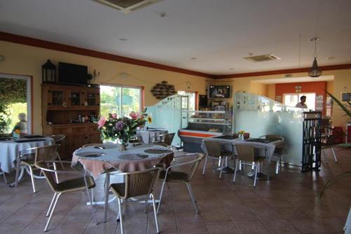 ห้องอาหาร, วิลลา 4 ห้องนอน 3 ห้องน้ำส่วนตัว ขนาด 180 ตร.ม. – วาเล ดา อาร์รันกาดา (Oasis Villa, Tennis Court, Jacuzzi, Private Pool !) in วาเล ดา อาร์รันกาดา