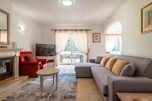 Villa Oasis, Piscina, Jacuzzi, Ténis e Praias!