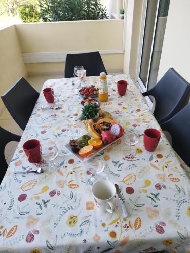 Facilities, Garden and Pool Vilamarachique in Delgadas