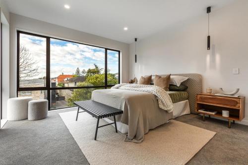 Mission Bay 4 bedrooms Tidy Unit in Kohimarama