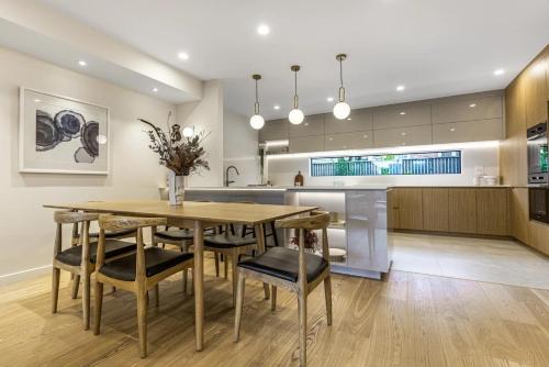 Mission Bay 4 bedrooms Tidy Unit in Kohimarama