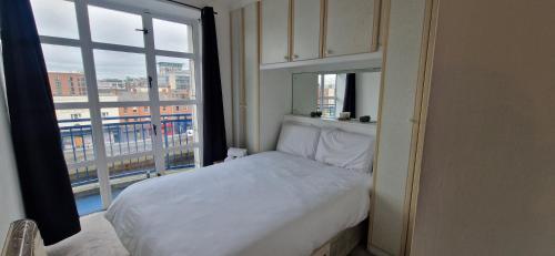 Apartment image 10