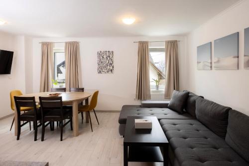 2 bedrooms, 3 beds
