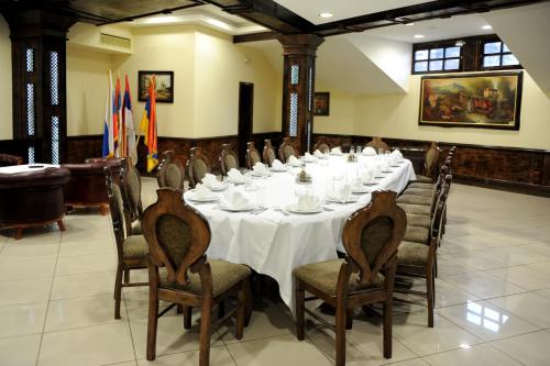 Hotel Centar Balasevic - image 5