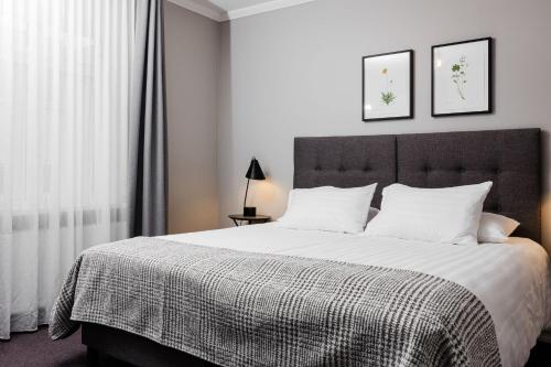 Three-Bedroom Apartment image 7