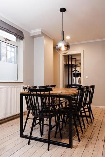 Three-Bedroom Apartment image 3