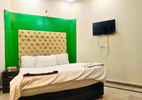 Dove inn Hotel near Shaukat Khanum Hospital – Lahore, WI