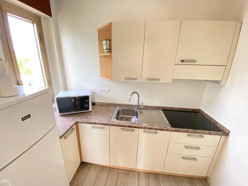 Two-Bedroom Apartment with Sea View image 10