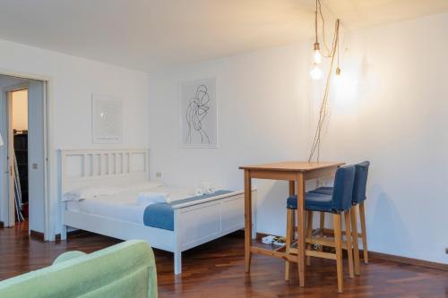 Xenia Apartments - Lovely studio in Corso Genova 10 min from Duomo, Mailand