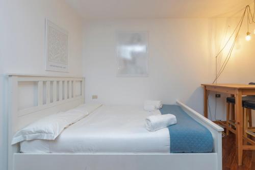 Xenia Apartments - Lovely studio in Corso Genova 10 min from Duomo, Mailand (Foto 8)