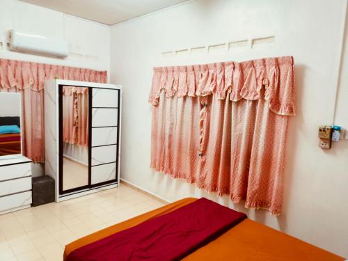Winhouse Room Type - Standard Queen Room