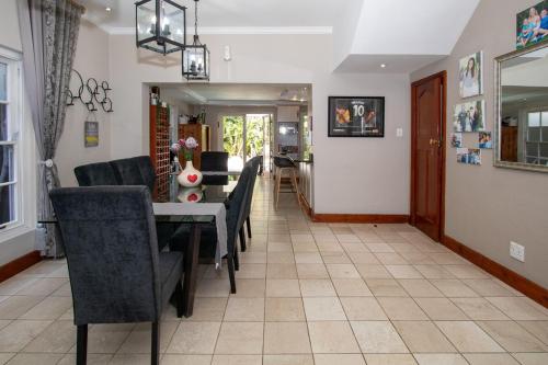 Fresnaye Family home 4 bedrooms No Loadshedding