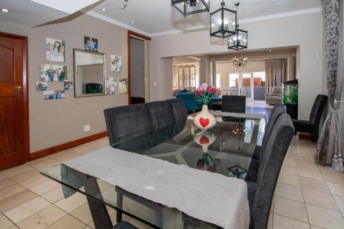 Fresnaye Family home 4 bedrooms No Loadshedding
