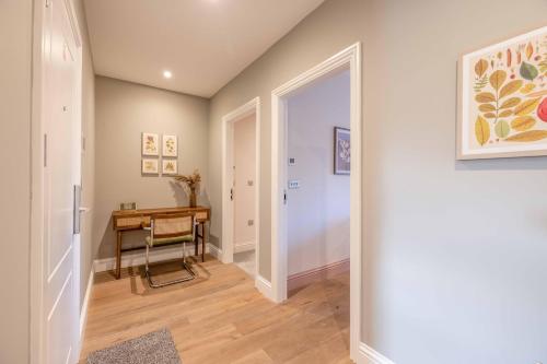 Garden Flat - 2 Bed 2 Bath - Allocated Parking - By Tempstay, Windsor (foto 6)