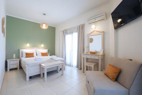 1 queen bed, 1 sofa bed