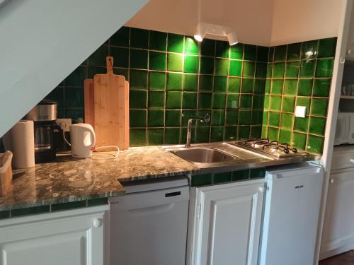 2 bedrooms, 4 beds