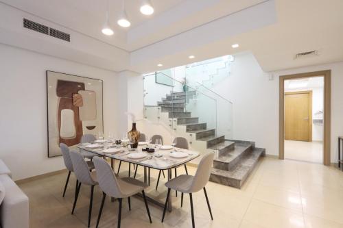 Livbnb-Tranquil Family Home, 4BR with Maid's Room, Dubai (Foto 9)