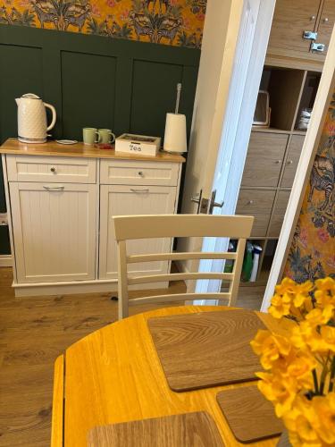 מטבח, Cosy Studio Near Park and Town in ברומסגרוב