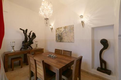 Riad XCIX, basin, 3 bedrooms in Medina excluded