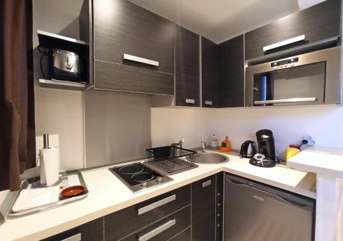 Studio Apartment image 9