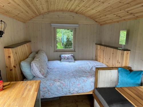 Glamping at Holly Grove Farm in Bagnall