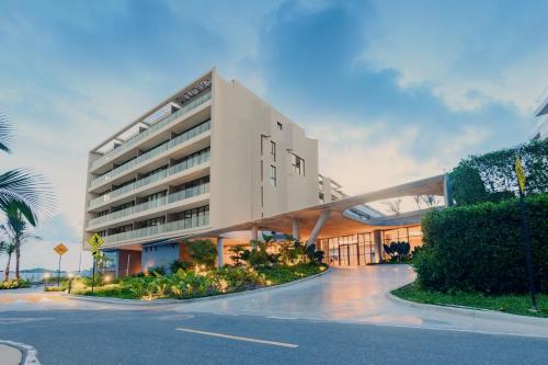 Beautiful Cartagena Apartment with Private Pool & Cabana