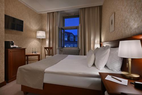 Hotel Rott – Prague, NY