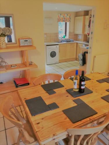 Kitchen, Riverside Cottage with free parking, overlooking the River Esk in Ruswarp