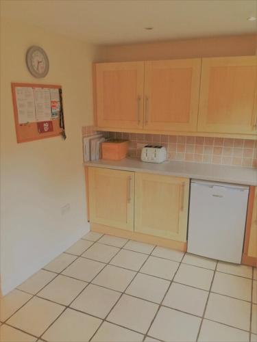 Kitchen, Riverside Cottage with free parking, overlooking the River Esk in Ruswarp