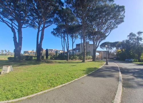 GASBRU - Golfe de St-Tropez - Rez de jardin T2 cabine avec accès plage piscine et tennis GASBRU - Golfe de St-Tropez - Rez de jardin T2 cabine avec accès plage piscine et tennis