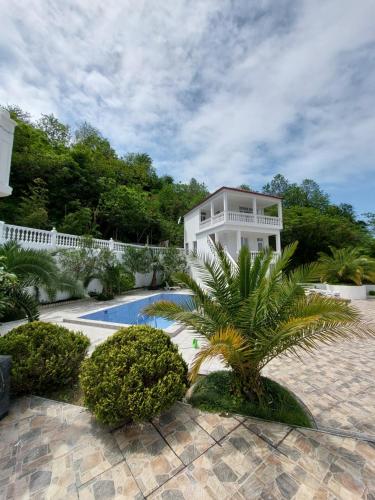 外部景觀, Dezu in 克瓦里亞提