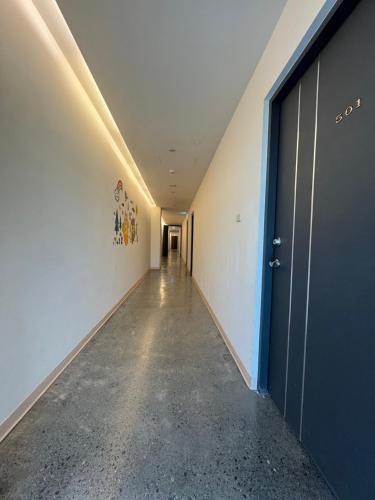 Travel Light Hotel - image 5