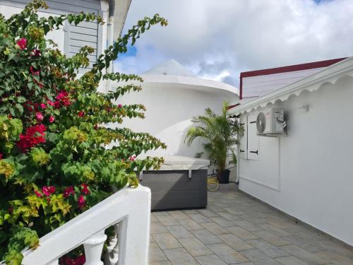 LA BERCEUSE CREOLE in Sainte Anne