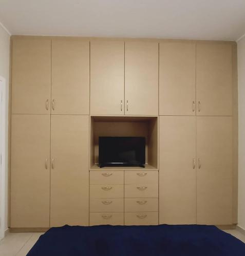 C4 2-Rooms apt 3rd 850m Metro Evangelismos 150m EKPA Univ Campus 100m Bus Stop to Acropolis, Афины (фото 4)